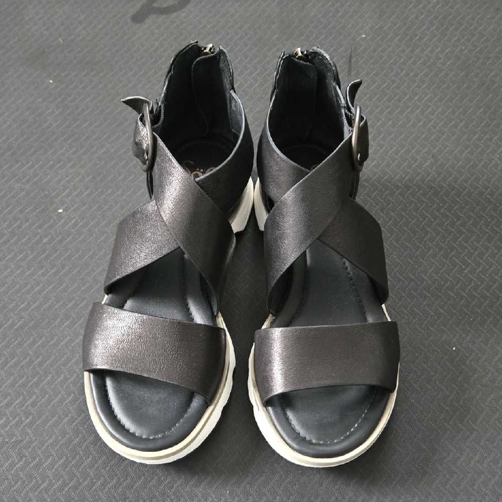 Sofft Black Strappy Sandals